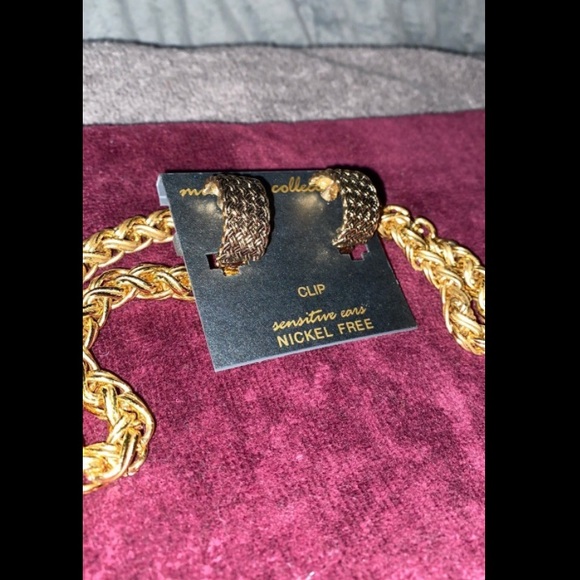 Dillards Nickel-Free Gold Braided Necklace/Matching Earings [Museum Collection] - Picture 7 of 8